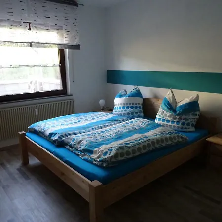 アパート Haus Am Sonnenberg ウルメン